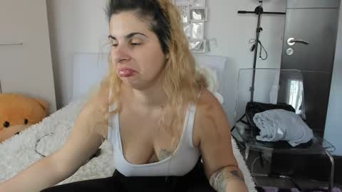 eroticsensualkitty4u online show from 8, 1, 2025