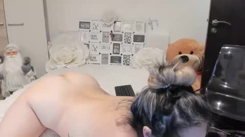 eroticsensualkitty4u online show from 4, 2, 2026