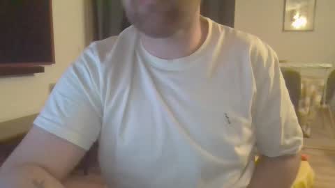 esclavepourfemme online show from 11, 3, 2025