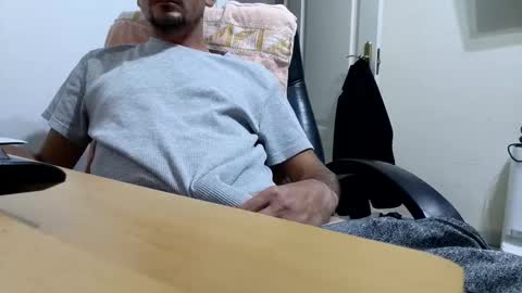 Snapshot of escudo90 chatting on 12, 10, 2025 escudo90 online show from 12, 10, 2025