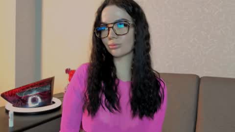 Snapshot of esenya_mur chatting on 31, 10, 2025 Esenya online show from 31, 10, 2025