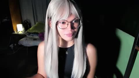 Snapshot of esilchan chatting on 22, 10, 2025 Chelliane online show from 22, 10, 2025