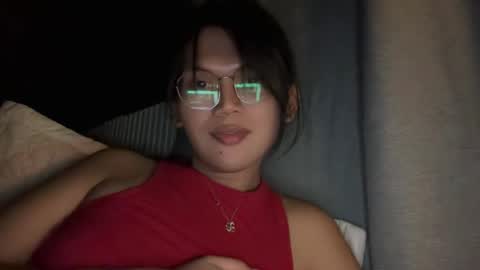 Snapshot of esilchan chatting on 10, 11, 2025 Chelliane online show from 10, 11, 2025