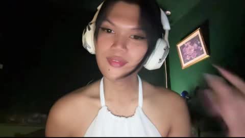 Snapshot of esilchan chatting on 26, 11, 2025 Chelliane online show from 26, 11, 2025