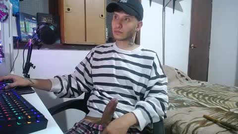 Snapshot of esjrobles chatting on 15, 12, 2024 Esteban online show from 15, 12, 2024
