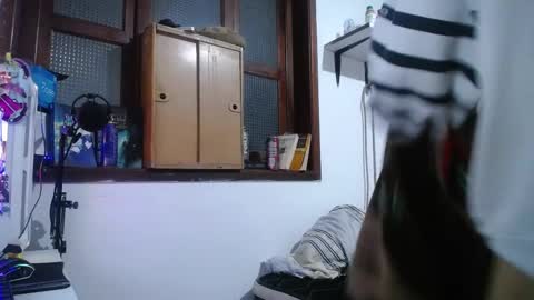 Snapshot of esjrobles chatting on 16, 12, 2024 Esteban online show from 16, 12, 2024