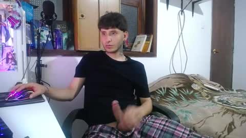 Snapshot of esjrobles chatting on 16, 12, 2024 Esteban online show from 16, 12, 2024