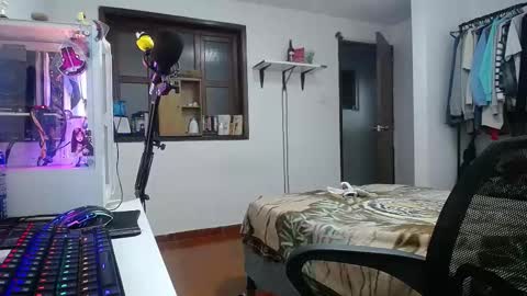 Snapshot of esjrobles chatting on 31, 12, 2024 Esteban online show from 31, 12, 2024