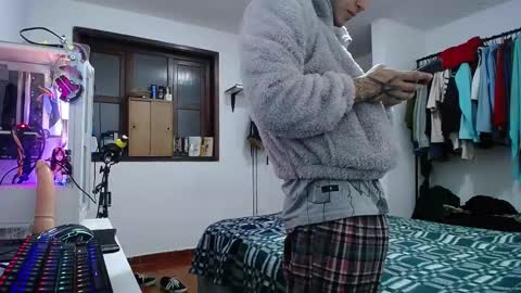 Snapshot of esjrobles chatting on 21, 1, 2025 Esteban online show from 21, 1, 2025