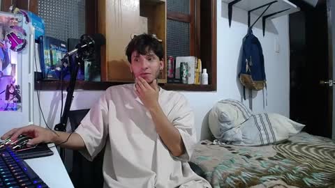Snapshot of esjrobles chatting on 3, 2, 2025 Esteban online show from 3, 2, 2025