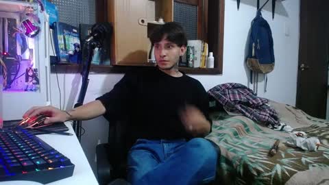 Snapshot of esjrobles chatting on 4, 2, 2025 Esteban online show from 4, 2, 2025
