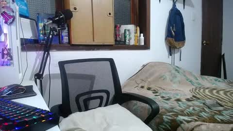 Snapshot of esjrobles chatting on 8, 2, 2025 Esteban online show from 8, 2, 2025