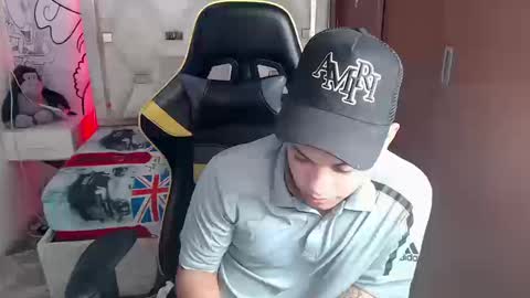 eskayler_ online show from 9, 9, 2025