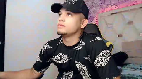 eskayler_ online show from 23, 9, 2025