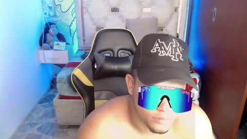 eskayler_ online show from 26, 9, 2025