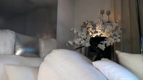 Esther online show from 12, 3, 2025