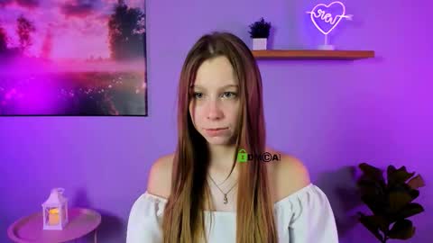 Snapshot of esme_moore_ chatting on 7, 10, 2025 esme_moore_ online show from 7, 10, 2025