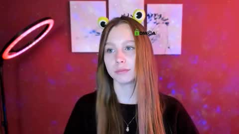 Snapshot of esme_moore_ chatting on 8, 10, 2025 esme_moore_ online show from 8, 10, 2025