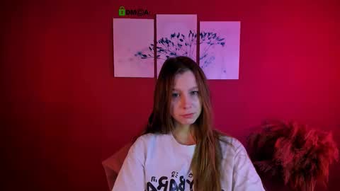 esme_moore_ online show from 18, 11, 2025