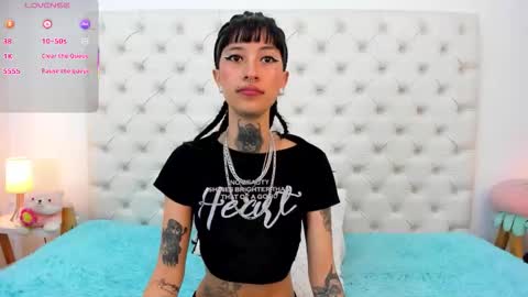 esmeralda  online show from 24, 11, 2025