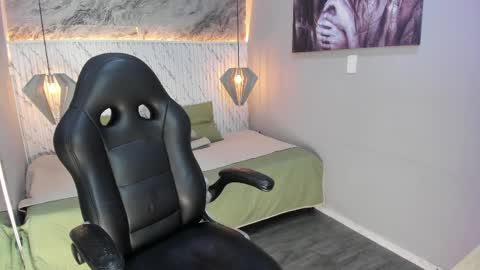 Esmeralda online show from 6, 4, 2026