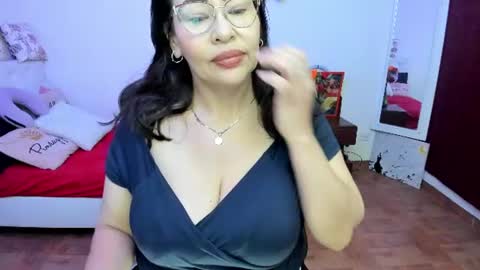 Snapshot of esmeralda_milf1 chatting on 24, 6, 2026 esme online show from 24, 6, 2026