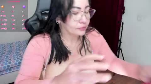 Snapshot of esmeralda_milf1 chatting on 7, 8, 2026 esme online show from 7, 8, 2026