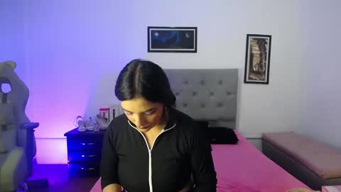 Perla online show from 5, 10, 2025
