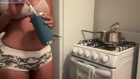 Snapshot of esotericcoochie chatting on 27, 6, 2026 blue online show from 27, 6, 2026