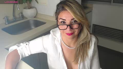 Snapshot of esperanza86_ chatting on 6, 1, 2025 Juliana online show from 6, 1, 2025