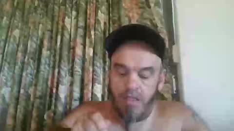 Snapshot of essensualelf chatting on 17, 9, 2025 Essensual Elf online show from 17, 9, 2025