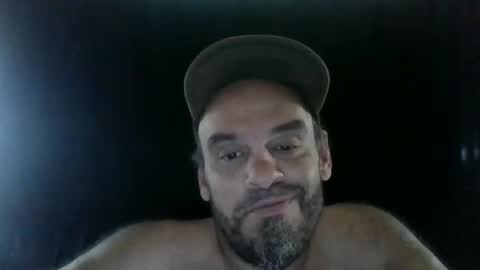 Snapshot of essensualelf chatting on 19, 10, 2025 Essensual Elf online show from 19, 10, 2025