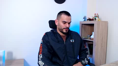 Esteban Fernandez online show from 9, 2, 2026