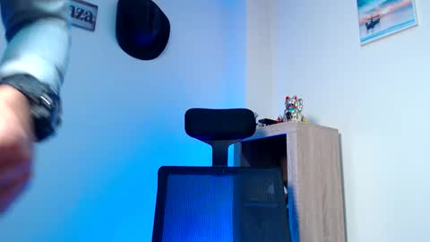 Esteban Fernandez online show from 12, 2, 2026