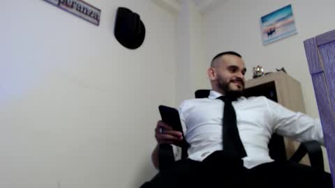 Esteban Fernandez online show from 2, 3, 2026