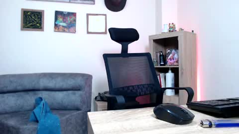 Snapshot of esteban_fer chatting on 8, 6, 2026 Esteban Fernandez online show from 8, 6, 2026