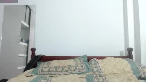 Esteban Reyes  independent model online show from 19, 11, 2025