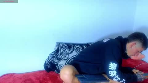 Esteban independent model online show from 16, 4, 2026