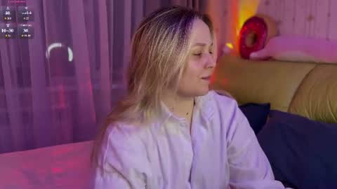 Snapshot of estella_elwood chatting on 28, 6, 2026 Estella online show from 28, 6, 2026