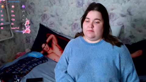 estelle_hicks online show from 12, 12, 2024