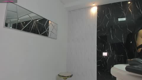 Snapshot of estephany_doll chatting on 16, 1, 2025 Estephany online show from 16, 1, 2025