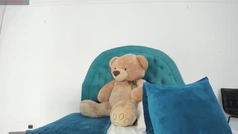 Snapshot of estephany_doll chatting on 2, 12, 2025 Estephany online show from 2, 12, 2025