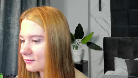 Snapshot of ester_rabin chatting on 28, 9, 2025 Ester online show from 28, 9, 2025