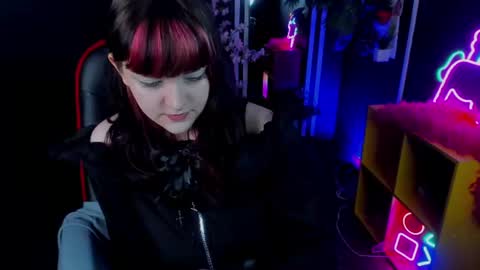 Ester  online show from 23, 6, 2026