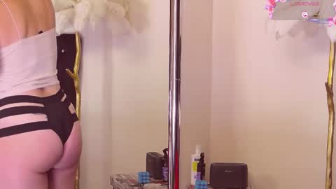 Esthera   online show from 21, 10, 2025