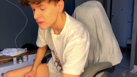 Snapshot of estremecerse chatting on 28, 12, 2024 Alex online show from 28, 12, 2024