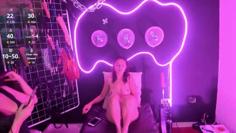 Cloe and Megan online show from 11, 10, 2025