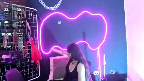 Cloe and Megan online show from 14, 10, 2025