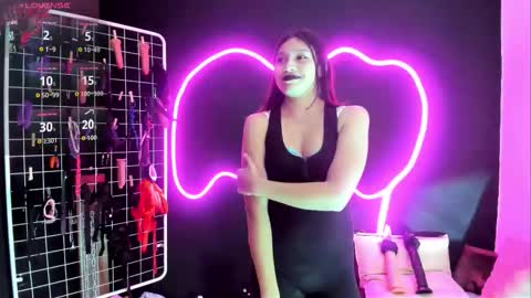 Cloe and Megan online show from 25, 10, 2025