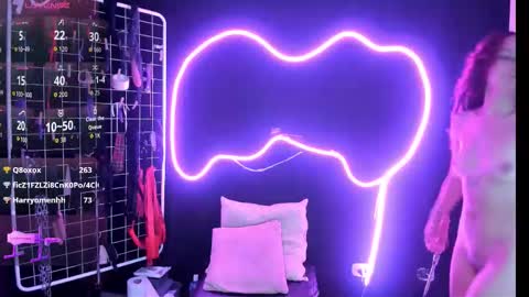 Cloe and Megan online show from 25, 11, 2025